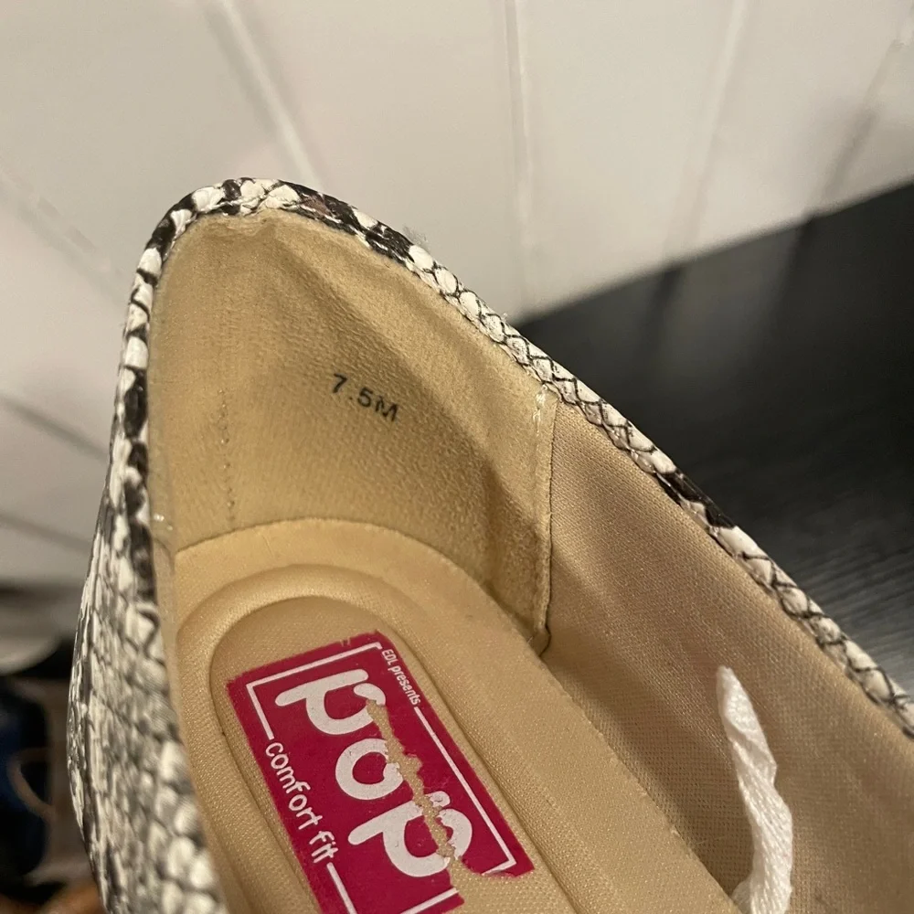 Pop Women's Snake-Print Ballet Flats in Black & White size 7.5